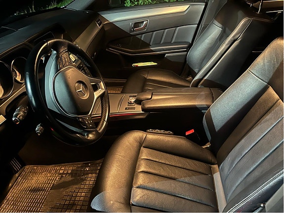 Mercedes-Benz E350 4 of 6