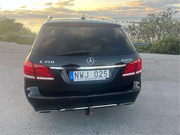 Mercedes-Benz E350 3 of 6