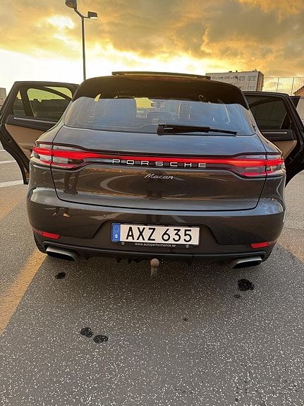 Porsche Macan 4 of 5