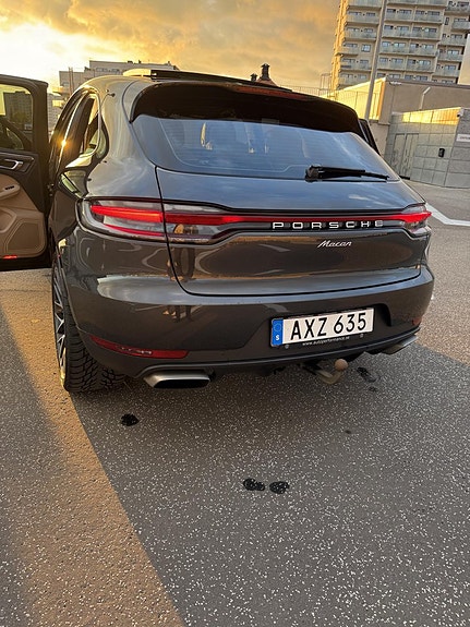 Porsche Macan 3 of 5