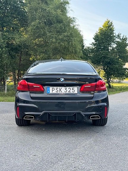 BMW 520d 3 of 5