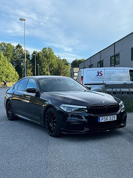 BMW 520d 2 of 5