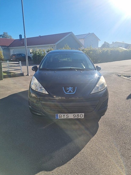 Peugeot 207 2 of 5