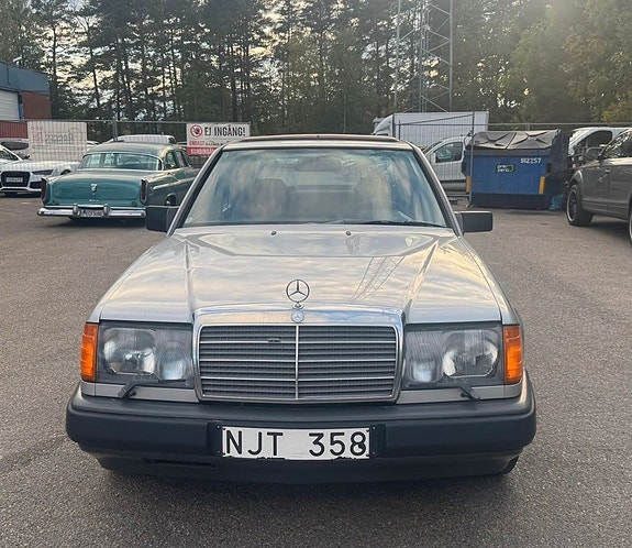 Mercedes-Benz 200