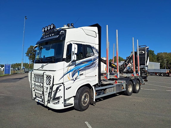 Volvo FH16 6x4 Timmerbil med Kran