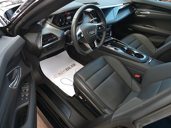 Audi e-tron GT 9 of 14