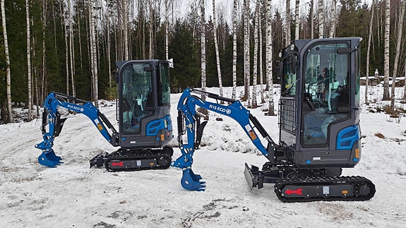 Minigrävare Nya uppdaterade Rippa R15 hytt + Redskapspaket 2 of 5