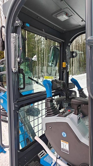 Minigrävare Nya uppdaterade Rippa R15 hytt + Redskapspaket 8 of 12