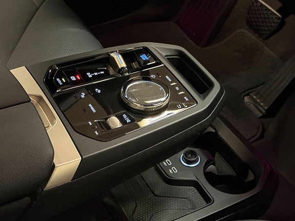 BMW iX 15 of 17