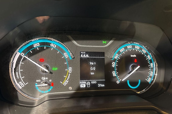 Maxus T90 EV 11 of 12