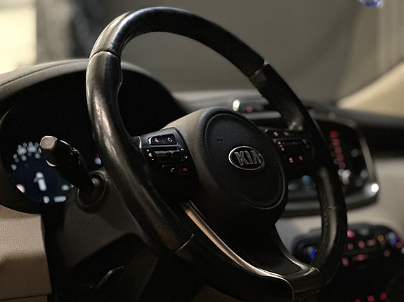 Kia Sorento 16 of 26