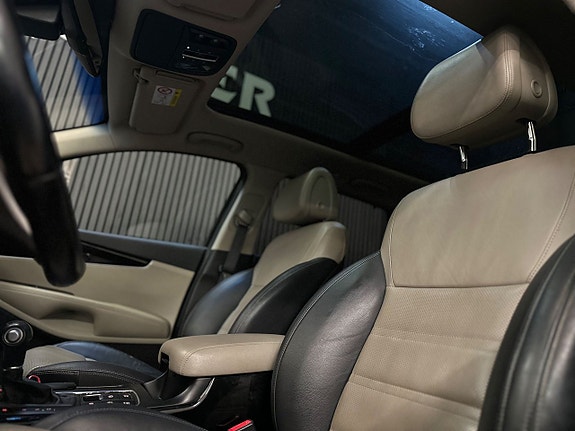 Kia Sorento 14 of 26