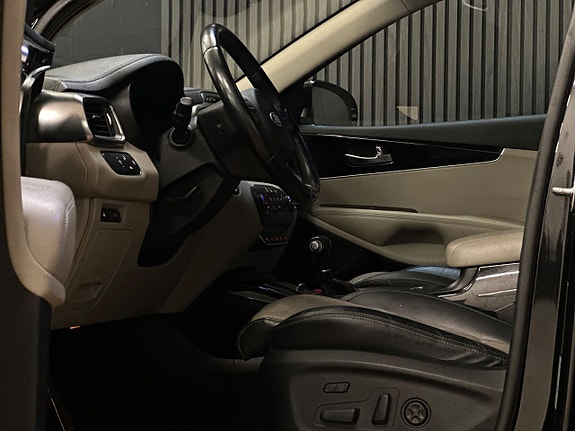 Kia Sorento 15 of 26