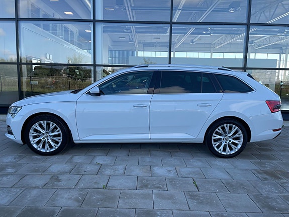 Skoda Superb 2 of 5