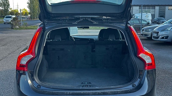 Volvo V60 9 of 19