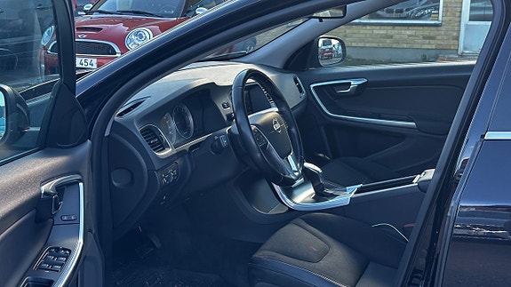 Volvo V60 13 of 19