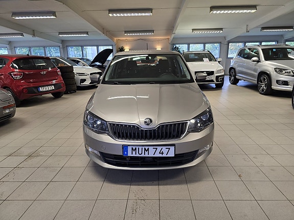 Skoda Fabia 2 of 5