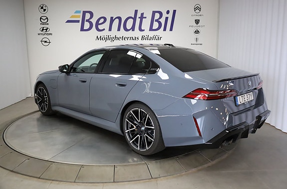 BMW M5 11 of 30