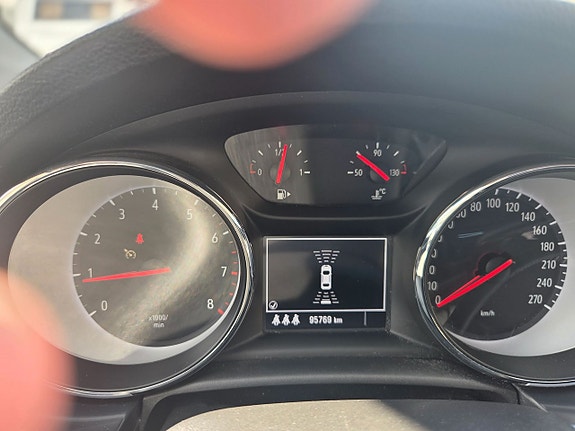Opel Astra 8 of 9