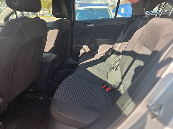 Opel Astra 7 of 9