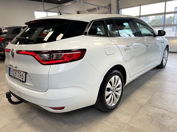 Renault Megane IV 4 of 5
