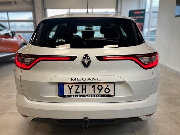 Renault Megane IV 3 of 5