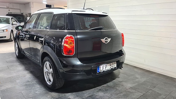 MINI Countryman Cooper 4 of 5