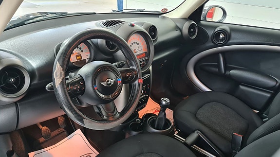 MINI Countryman Cooper D 6 of 8