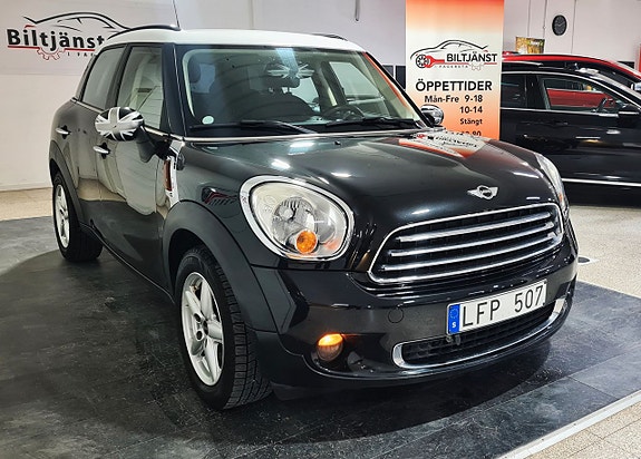 MINI Countryman Cooper 2 of 5