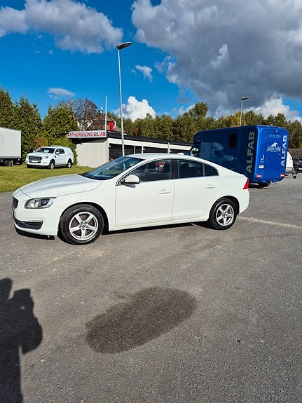 Volvo S60 6 of 9