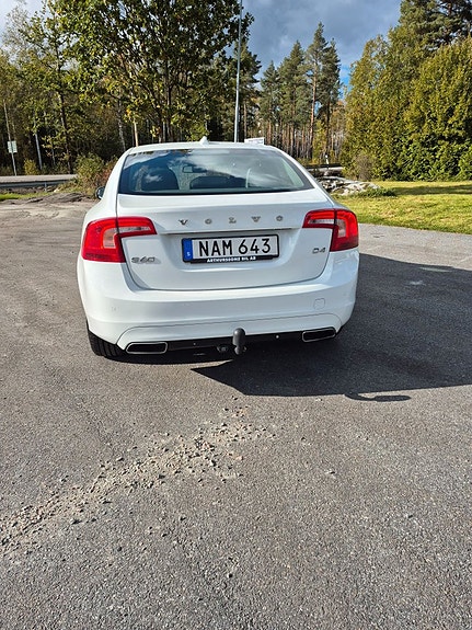 Volvo S60 2 of 5