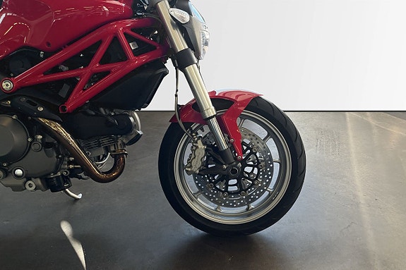 Ducati Monster 1100, HMS avgas 7 of 8