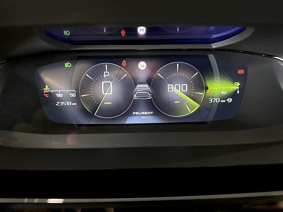 Peugeot 408 8 of 16