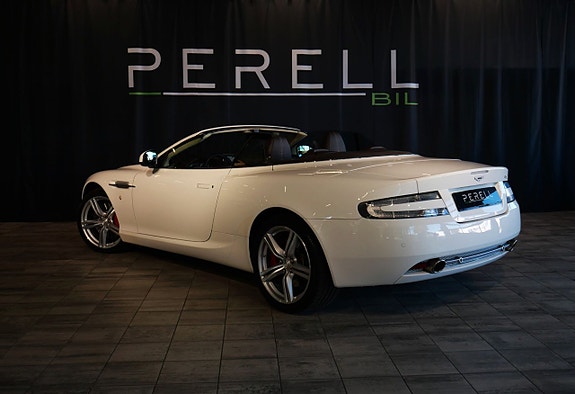 Aston Martin DB9 3 of 5