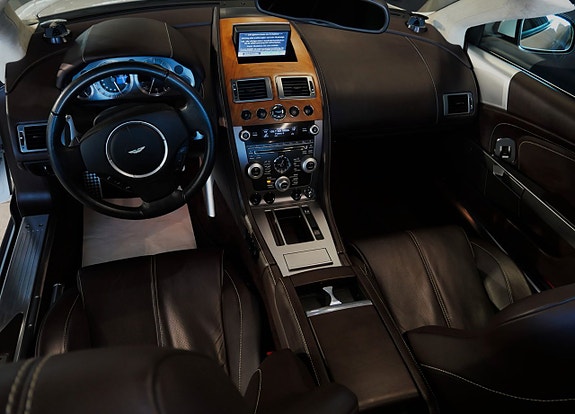 Aston Martin DB9 11 of 25