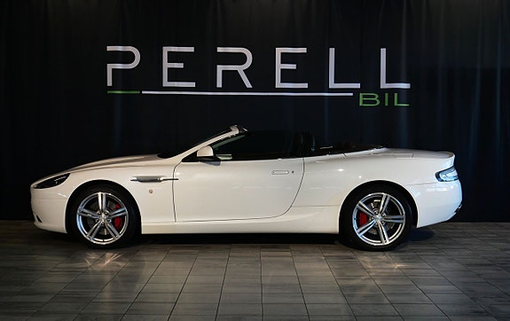 Aston Martin DB9 2 of 5