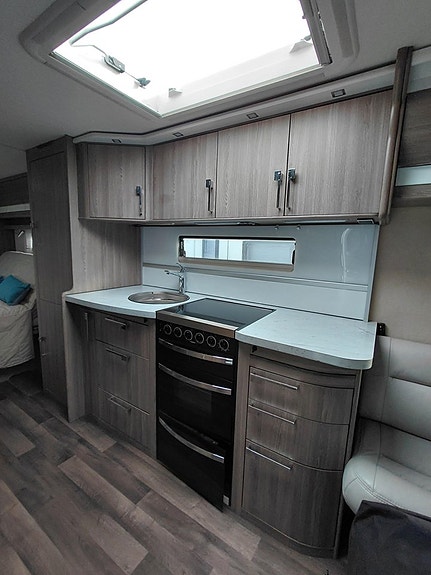 Kabe ROYAL 780 TDL KS 5 of 12