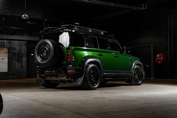Land Rover Defender 110 5 of 5