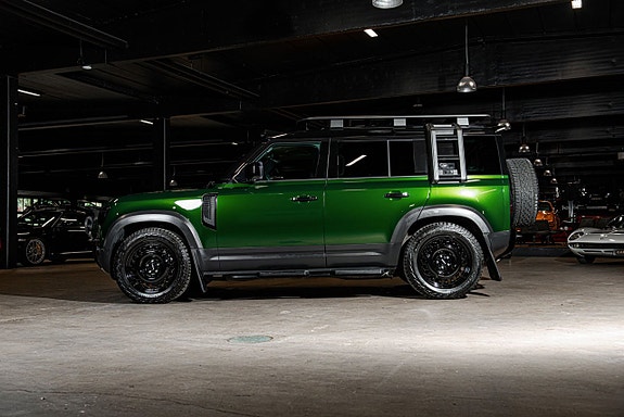 Land Rover Defender 110 3 of 5