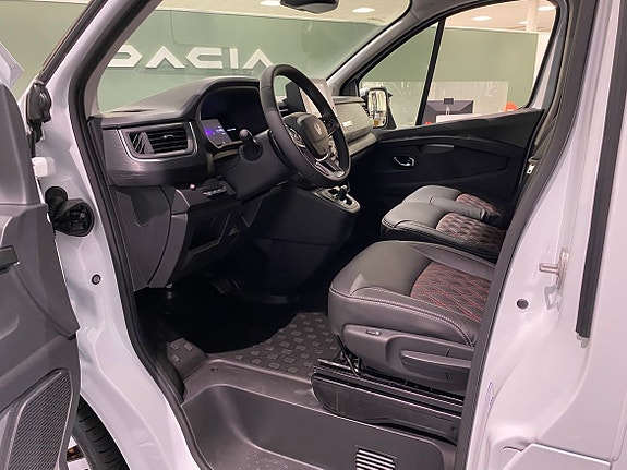 Renault Trafic 7 of 9