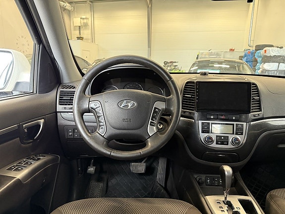Hyundai Santa Fe 24 of 27