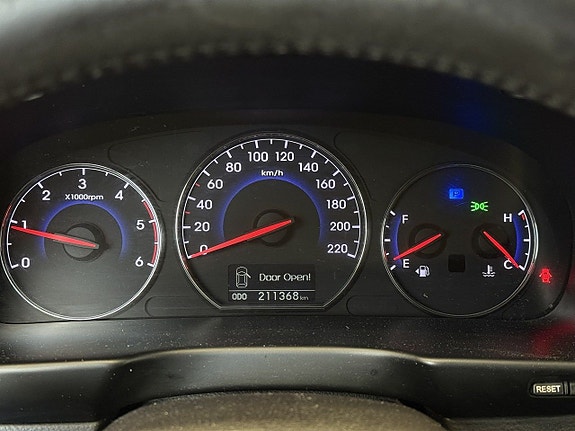 Hyundai Santa Fe 12 of 27