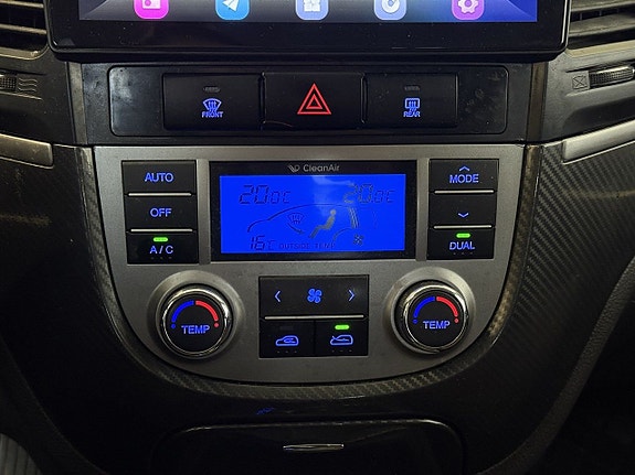 Hyundai Santa Fe 15 of 27