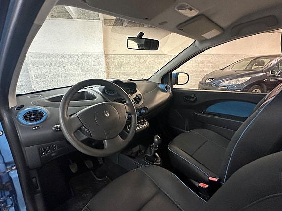 Renault Twingo 8 of 11
