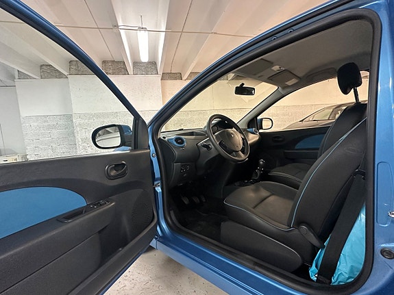 Renault Twingo 7 of 11