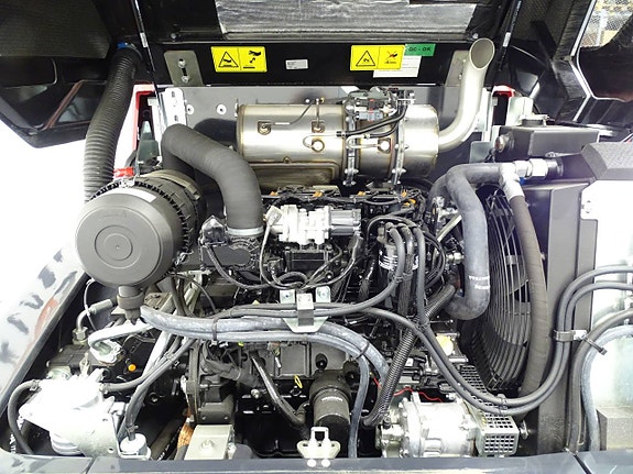 Yanmar V80-5 / Airco / UFO Skevfäste Trima / 36km/t 7 of 7