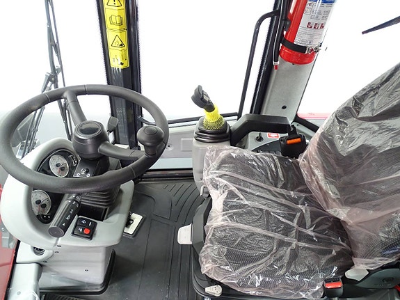 Yanmar V80-5 / Airco / UFO Skevfäste Trima / 36km/t 6 of 7