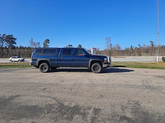 Chevrolet Silverado 3 of 5