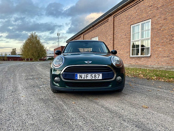MINI Cooper 3 of 5