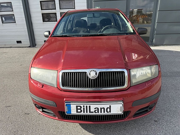Skoda Fabia 2 of 12